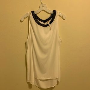 Bellatrix white with black leather detail XL